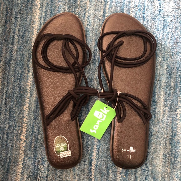 sanuk sandals sizing